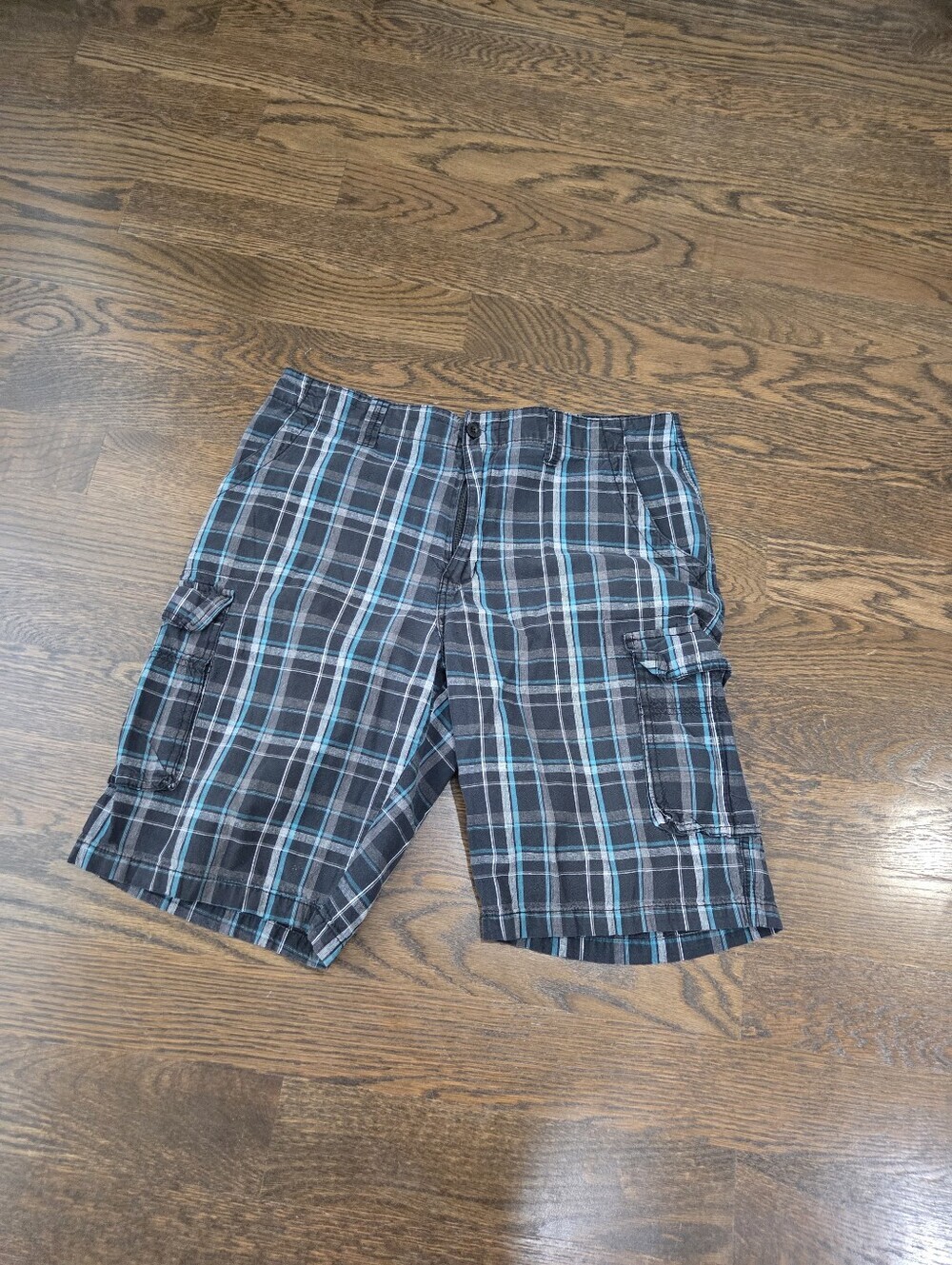 Airwalk Men's Sz.34 Plaid Cargo Shorts